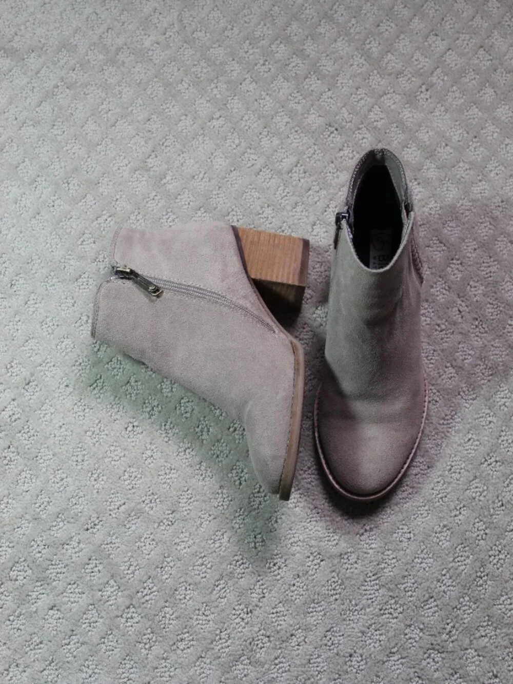 Blondo Size 7.5M Taupe Suede Waterproof Block Heel Ankle Booties